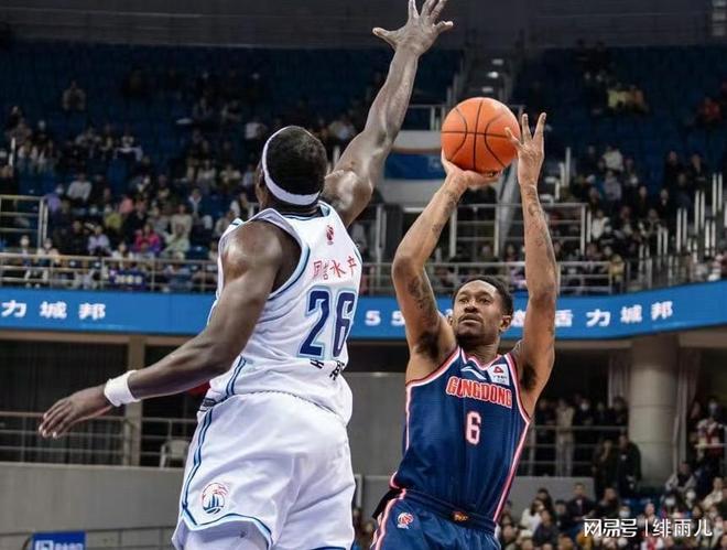 深圳萨林杰在NBA什么水平？说真的，他比你想的强不少